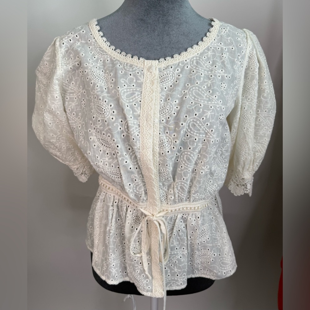 Mystree White Eyelet Lace Peplum Blouse Size Large Boho Cottage Core